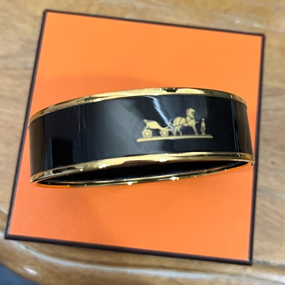 Authentic Hermes good bracelet, worn only a few times. Rare find - Picture 3 of 4
